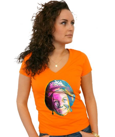 Koninginnedag shirt 119: Beatrix - Kleur portret voor vrouwen in het oranje met v hals